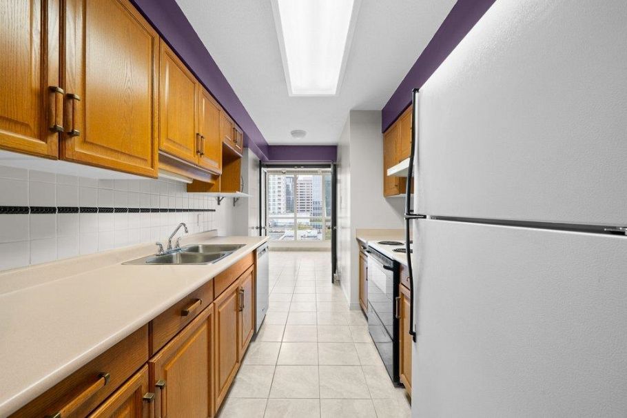 503 1111 Haro Street Vancouver, BC - 12