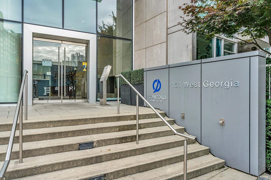 309 161 W Georgia Street Vancouver, BC - 35