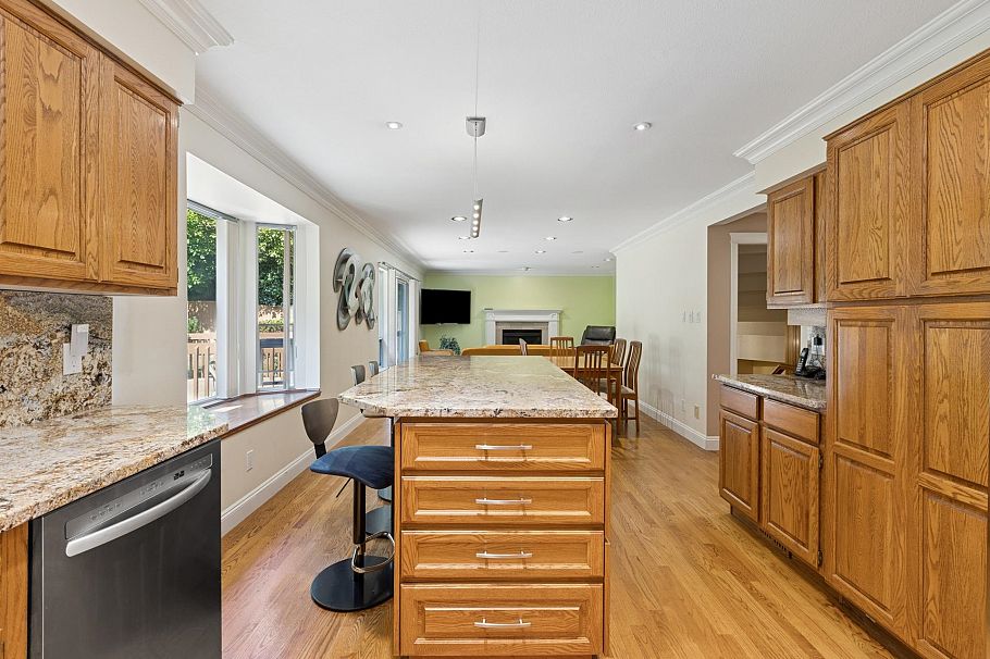 5685 Nancy Greene Way North Vancouver, BC - 15