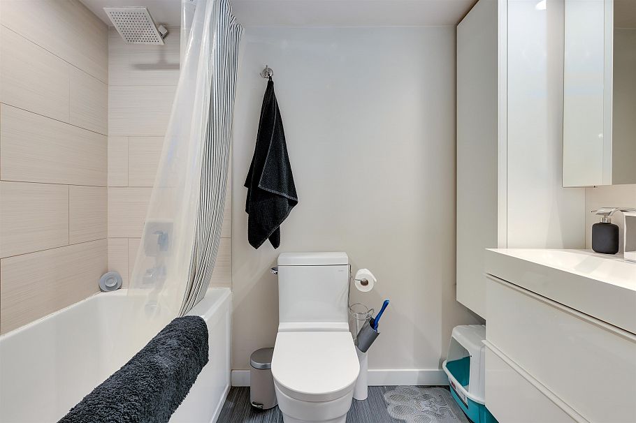 205 330 E 7th Avenue Vancouver, BC - 16