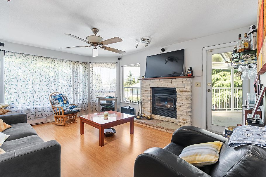 332 St. Patricks Avenue North Vancouver, BC - 10