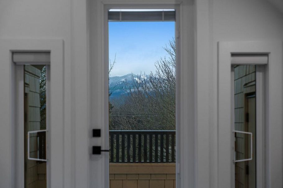 1 1166 E 11th Avenue Vancouver, BC - 32