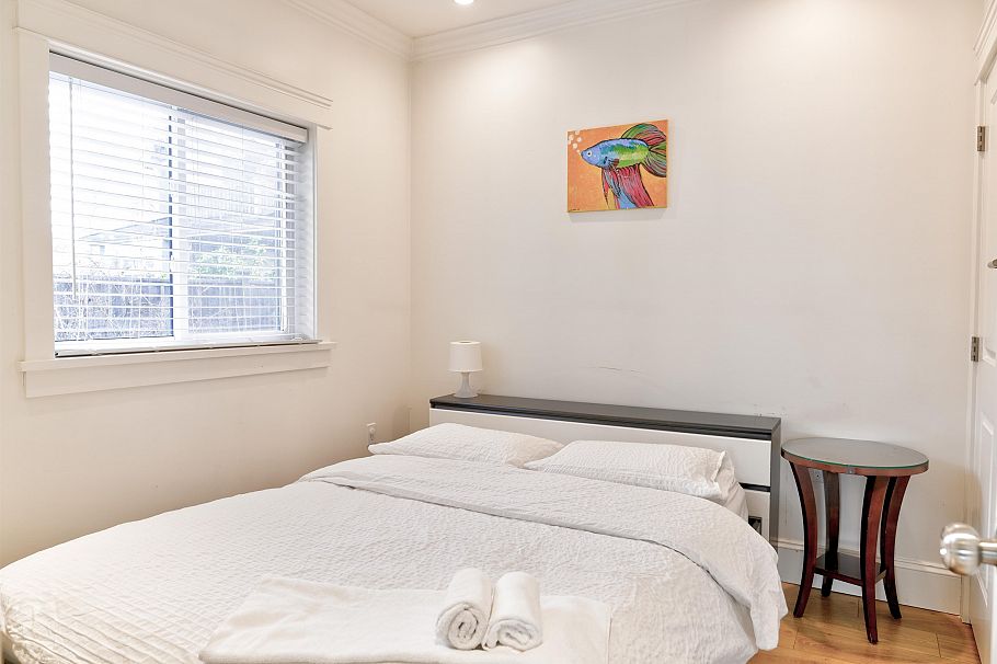 2237 W 37th Avenue Vancouver, BC - 38