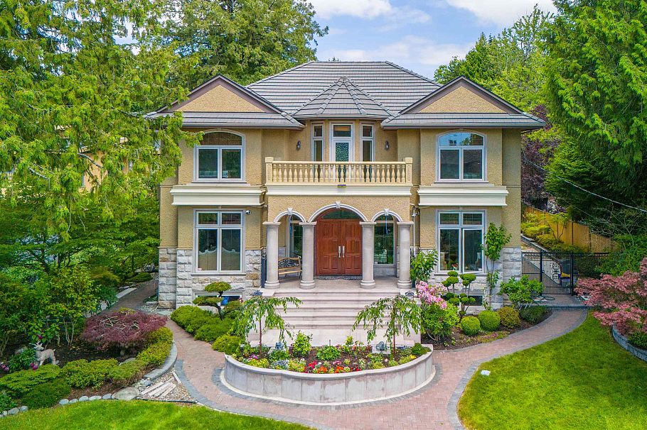 2769 W 49th Avenue Vancouver, BC - 1