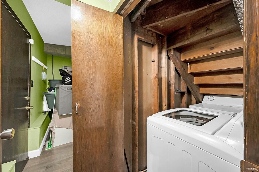 235 E 62nd Avenue Vancouver, BC - 23