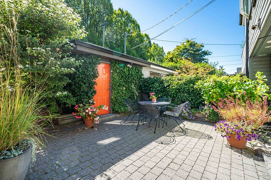 1744 W 14th Avenue Vancouver, BC - 29
