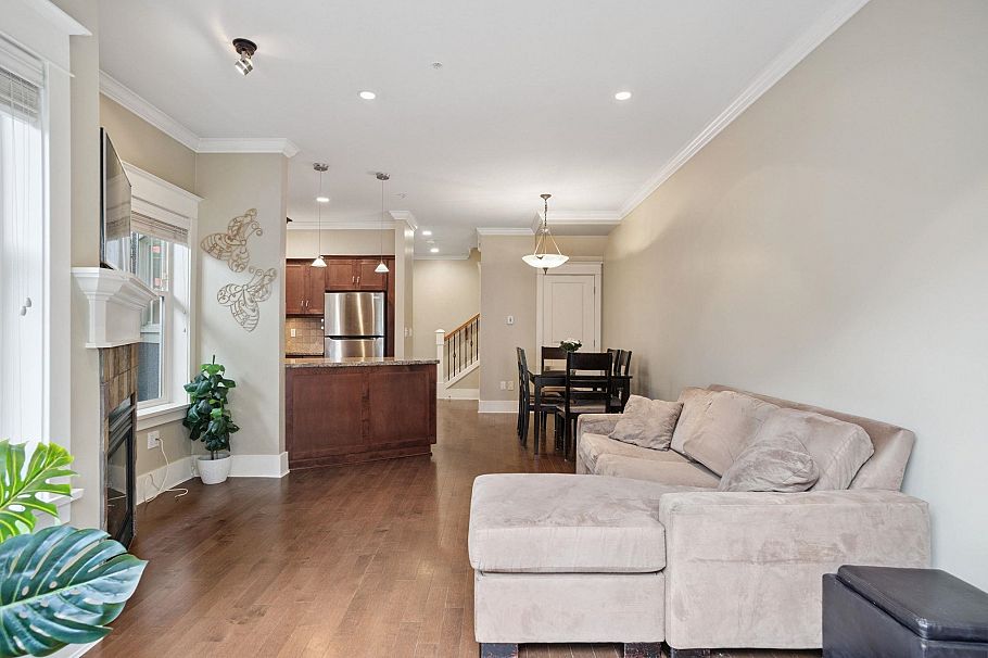 49 E 13th Avenue Vancouver, BC - 7