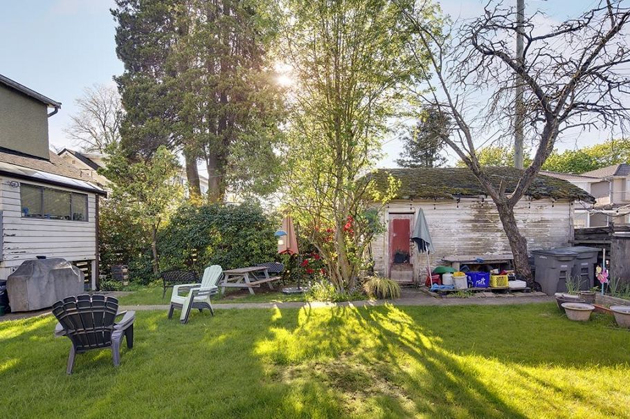 1373 W 64th Avenue Vancouver, BC - 9