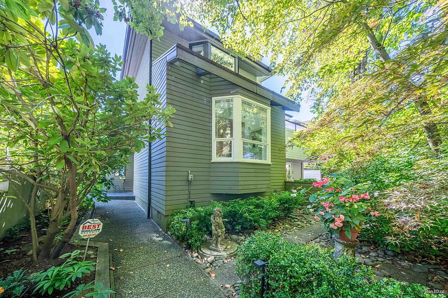 1744 W 14th Avenue Vancouver, BC - 3