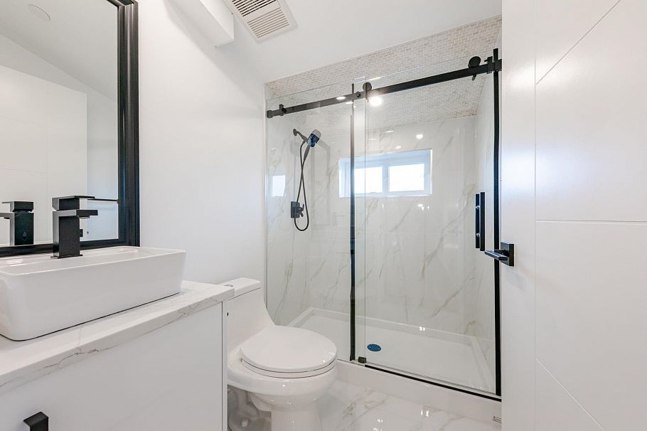 2723 Turner Street Vancouver, BC - 28