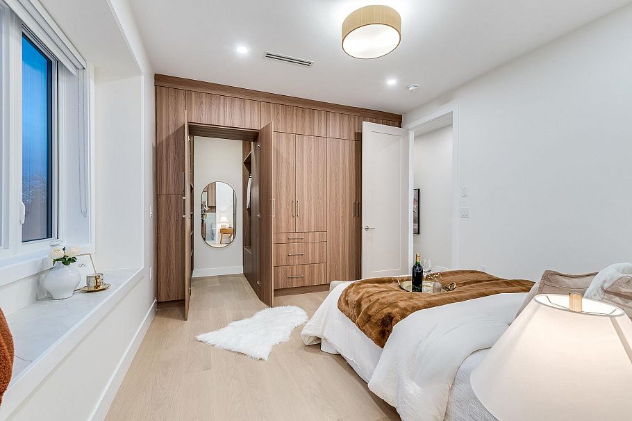 1 2943 E 44th Avenue Vancouver, BC - 21