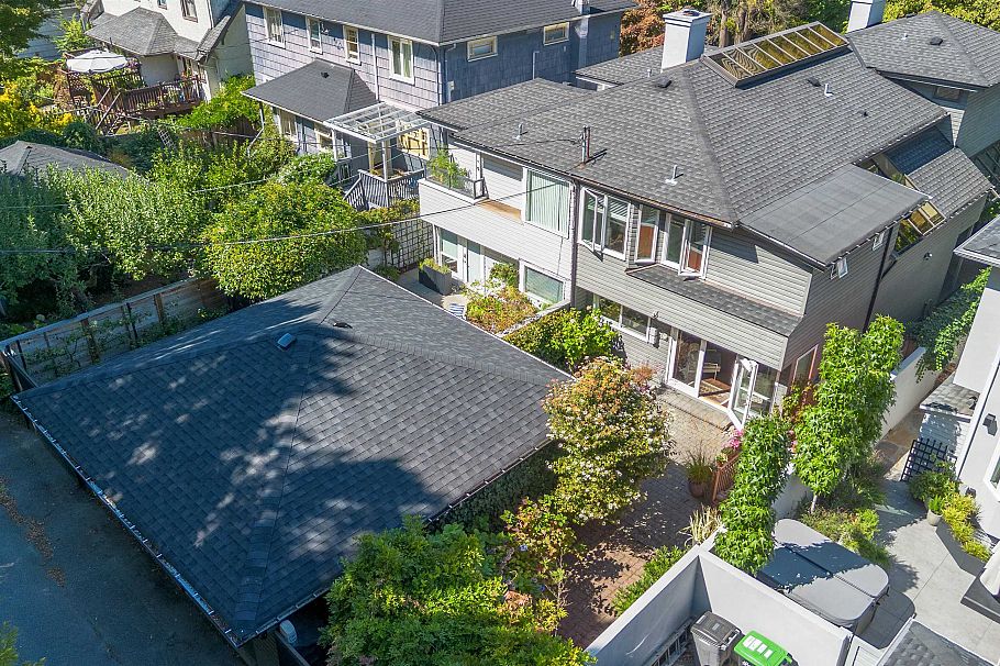 1744 W 14th Avenue Vancouver, BC - 32