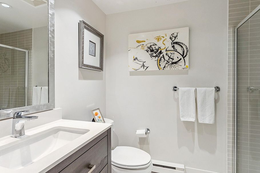 930 W 13th Avenue Vancouver, BC - 21