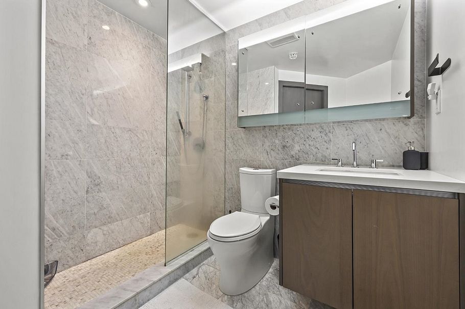 758 38 Smithe Street Vancouver, BC - 11