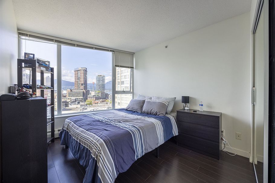 2006 58 Keefer Place Vancouver, BC - 11