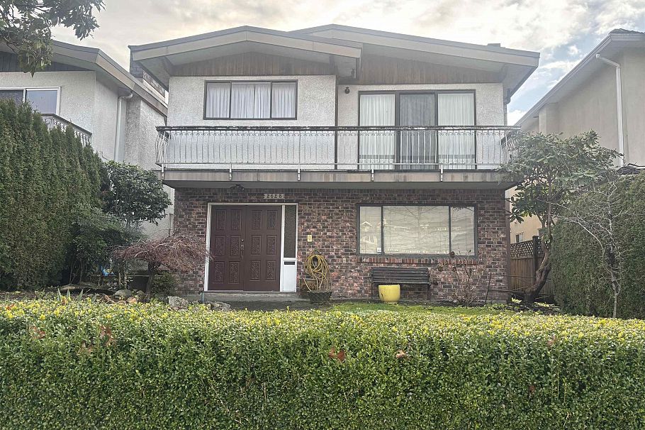 2628 E 8th Avenue Vancouver, BC - 2