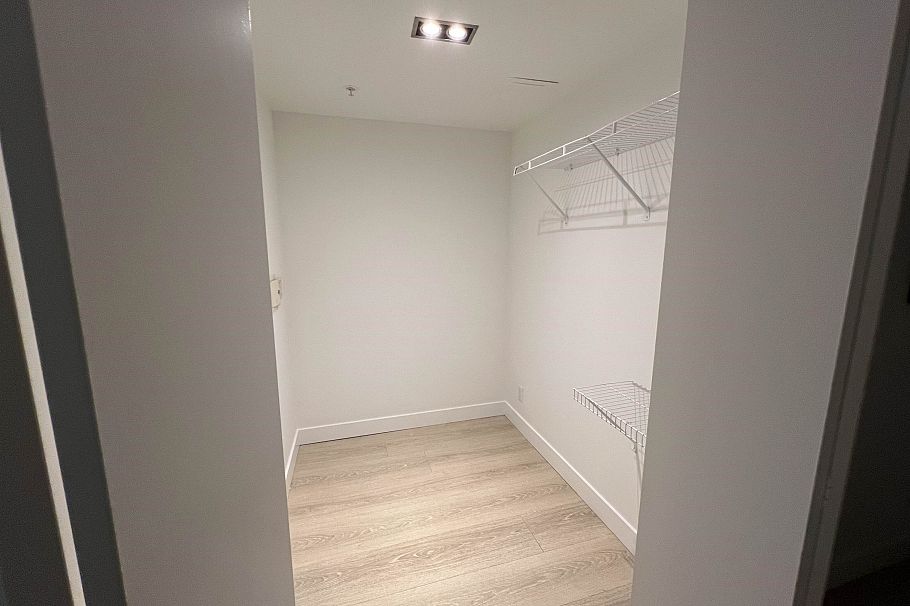 909 1331 W Georgia Street Vancouver, BC - 3