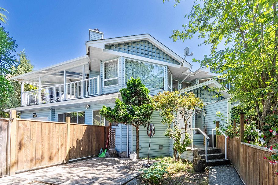 332 St. Patricks Avenue North Vancouver, BC - 1