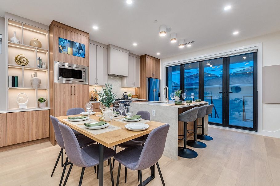 1 2945 E 44th Avenue Vancouver, BC - 9