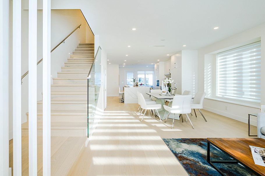 3321 W 37th Avenue Vancouver, BC - 1