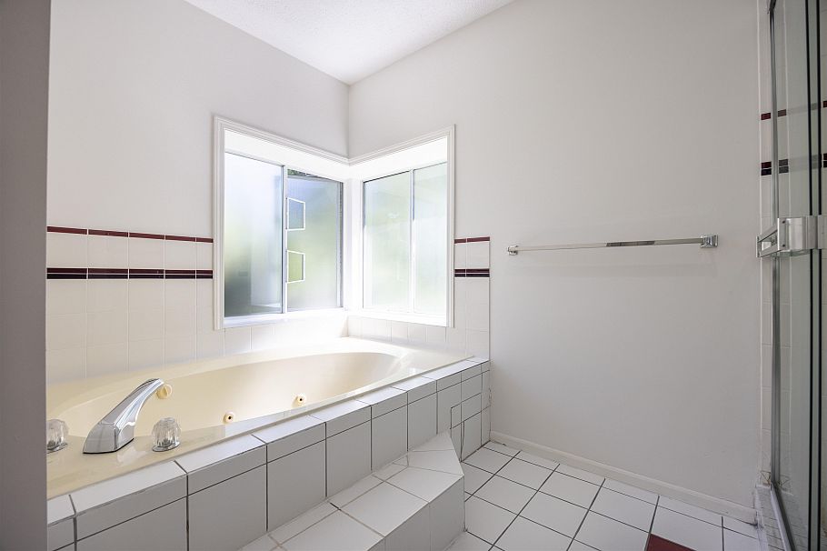 2063 W 47th Avenue Vancouver, BC - 32