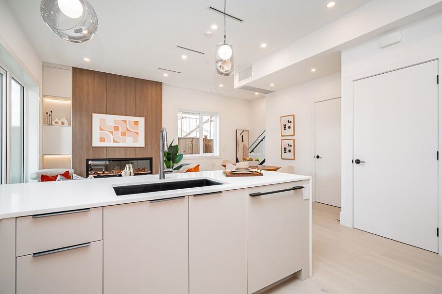 2 2460 Adanac Street Vancouver, BC - 13