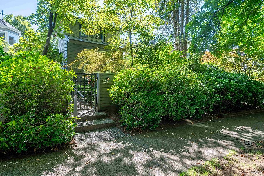 1744 W 14th Avenue Vancouver, BC - 4