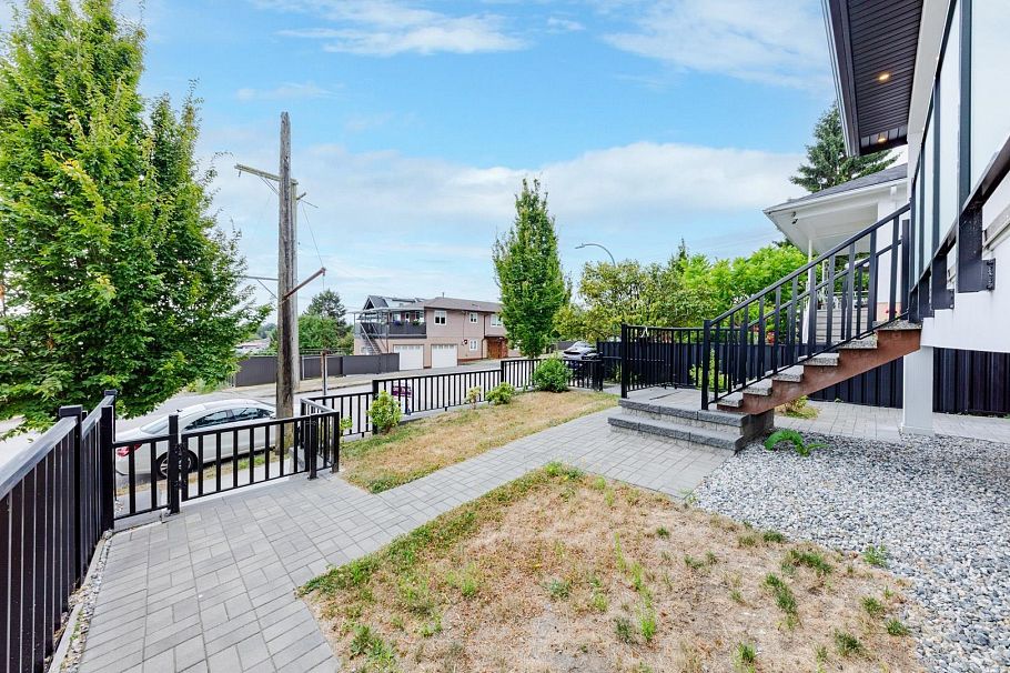 2723 Turner Street Vancouver, BC - 3