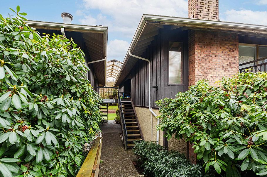 308 555 W 28th Street North Vancouver, BC - 15