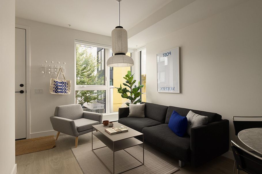 215 322 E 15th Avenue Vancouver, BC - 4