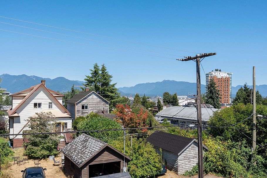 49 E 13th Avenue Vancouver, BC - 31