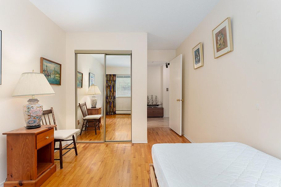 308 555 W 28th Street North Vancouver, BC - 11