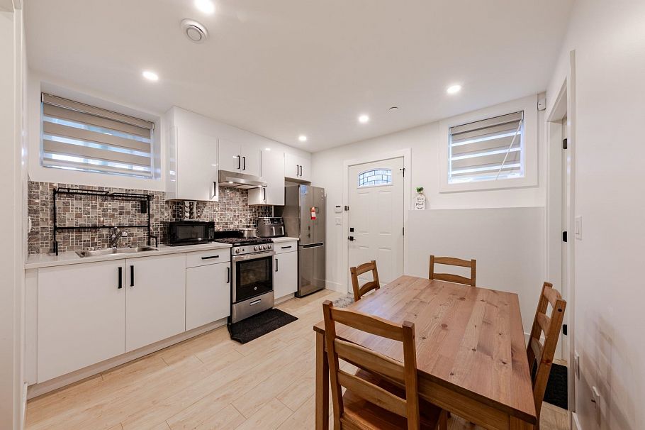 2723 Turner Street Vancouver, BC - 36