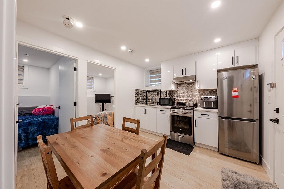 2723 Turner Street Vancouver, BC - 31