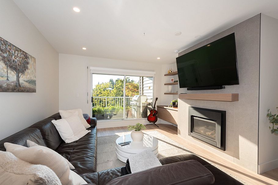 403 1050 Bowron Court North Vancouver, BC - 14