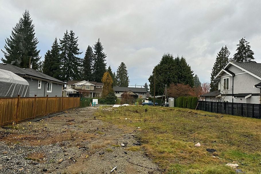 754 E 17th Street North Vancouver, BC - 4