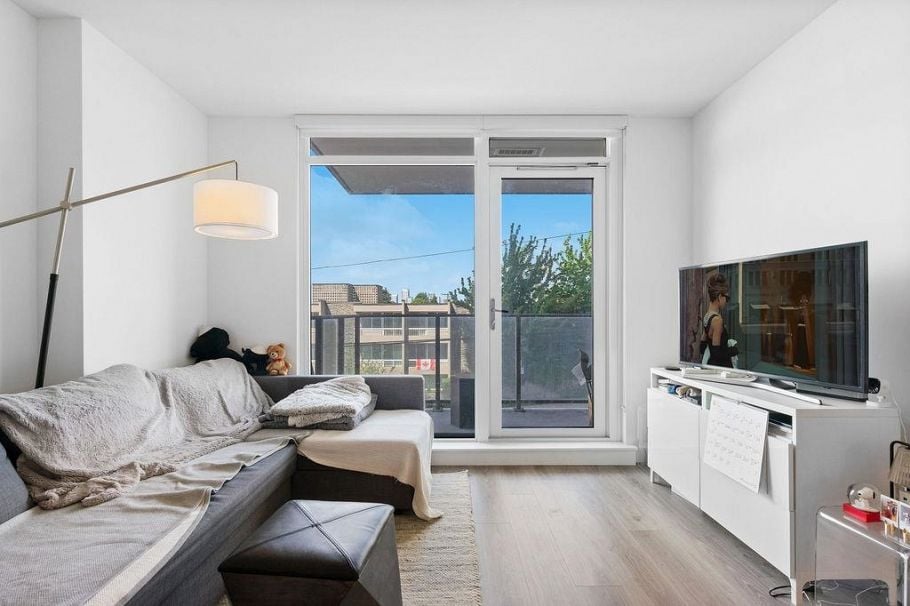 205 8188 Fraser Street Vancouver, BC - 3