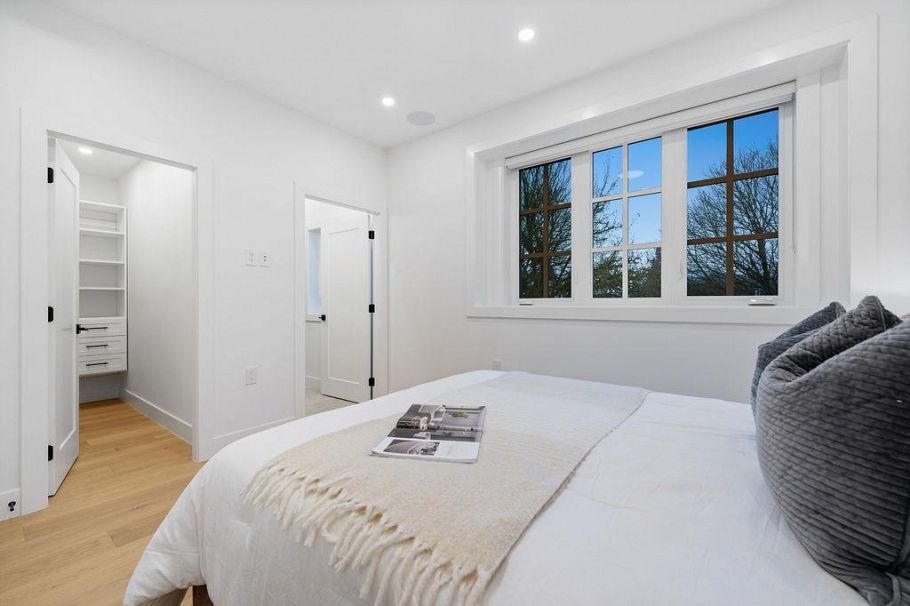 1 1166 E 11th Avenue Vancouver, BC - 19