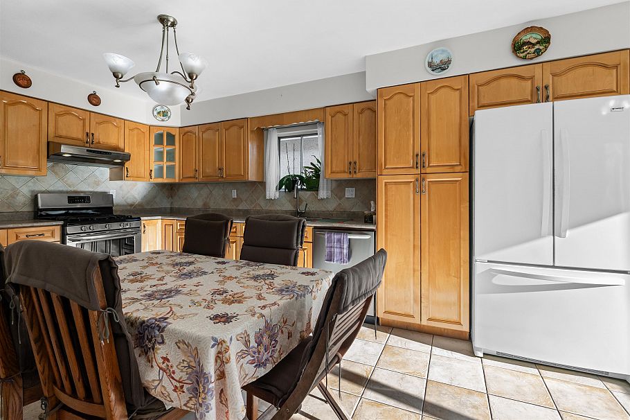 2240 E 6th Avenue Vancouver, BC - 8