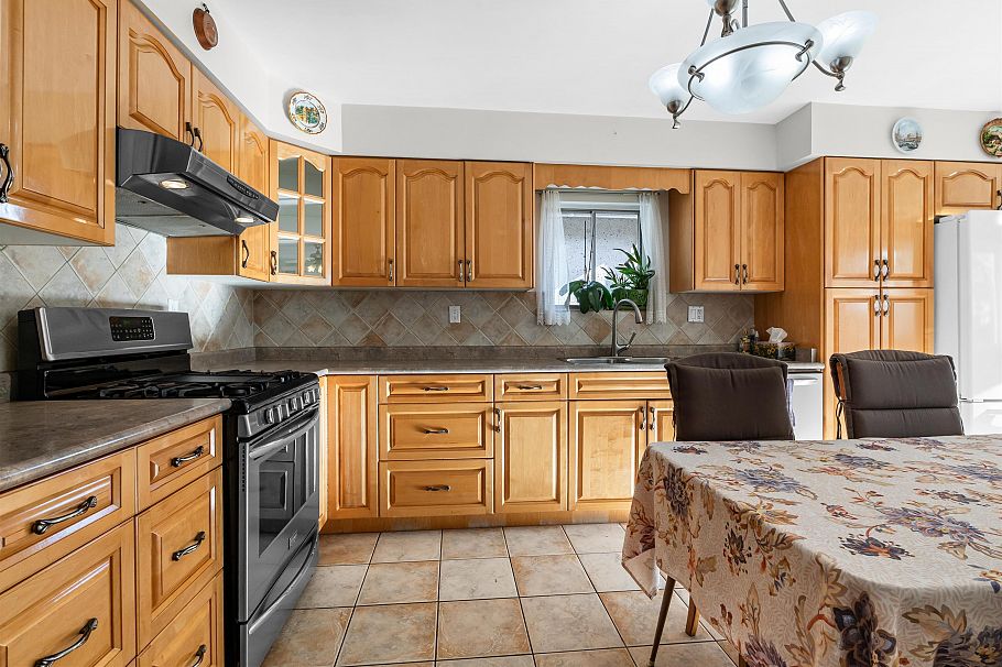 2240 E 6th Avenue Vancouver, BC - 7