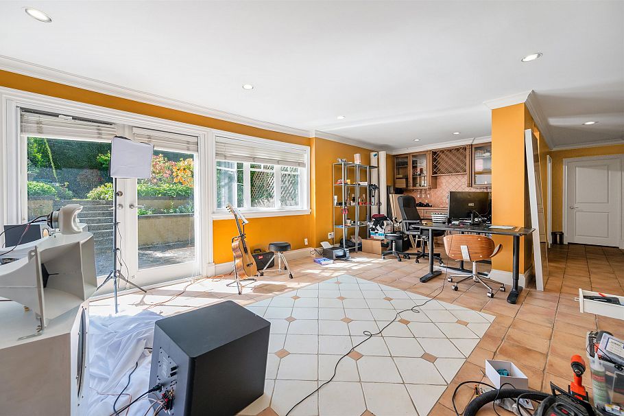 6261 Adera Street Vancouver, BC - 18