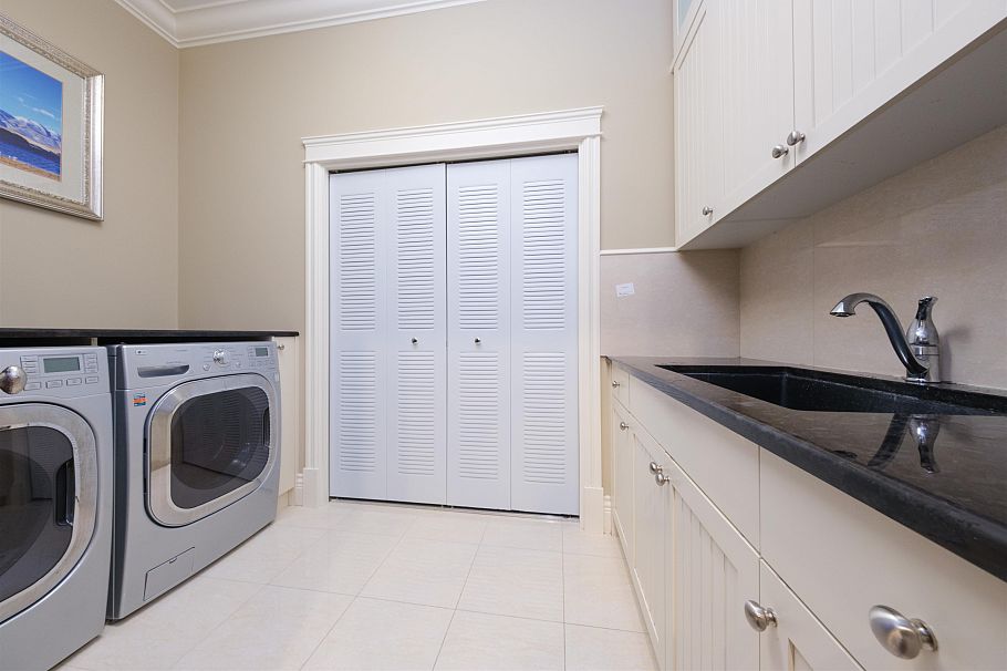 2769 W 49th Avenue Vancouver, BC - 36