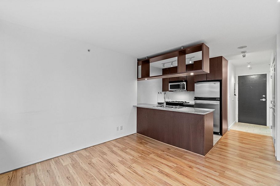 505 1001 Richards Street Vancouver, BC - 2