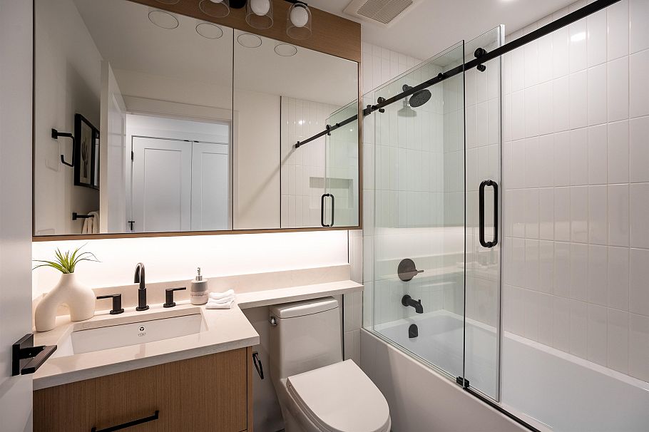 1 356 E 40th Avenue Vancouver, BC - 18