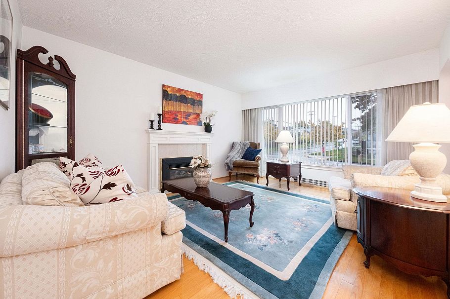3099 E 18th Avenue Vancouver, BC - 4