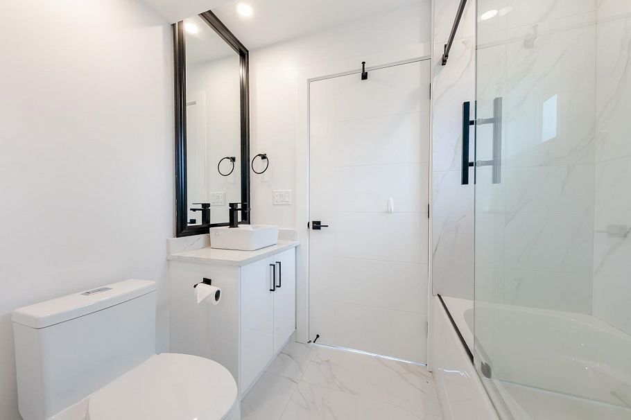 2723 Turner Street Vancouver, BC - 27