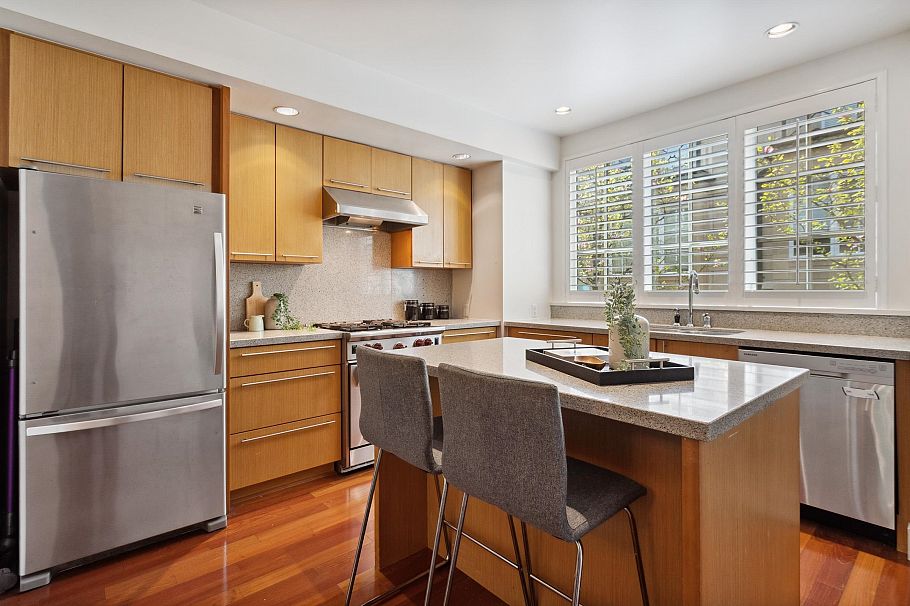 930 W 13th Avenue Vancouver, BC - 8