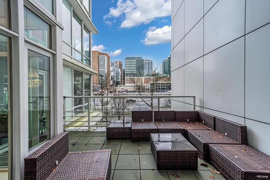 309 161 W Georgia Street Vancouver, BC - 6