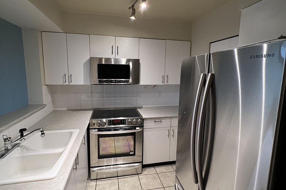 412 288 E 8th Avenue Vancouver, BC - 2