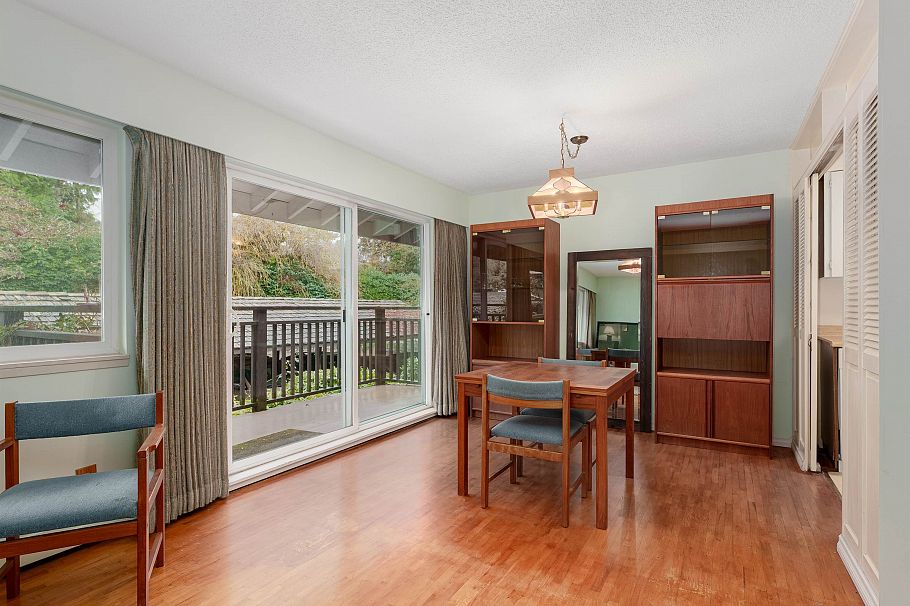 308 555 W 28th Street North Vancouver, BC - 1